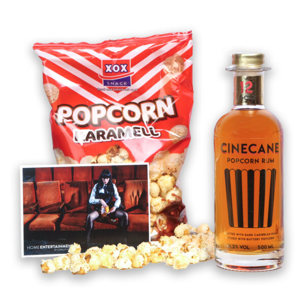 CINECANE Popcorn-Rum, Karamell Popcorn und eine Postkarte von Carlos Kella | Photography