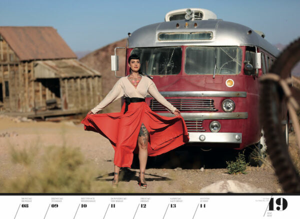 Girls & legendary US-Cars 2023, Wochenkalender, Carlos Kella, SWAY Books